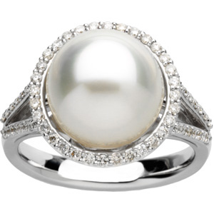 South Sea Cultured Pearl & Diamond Ring